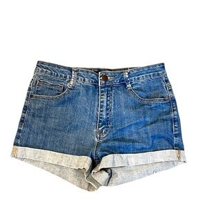 2/$15 Forever 21 - Women’s Medium Wash High Rise Jean Shorts Size 29